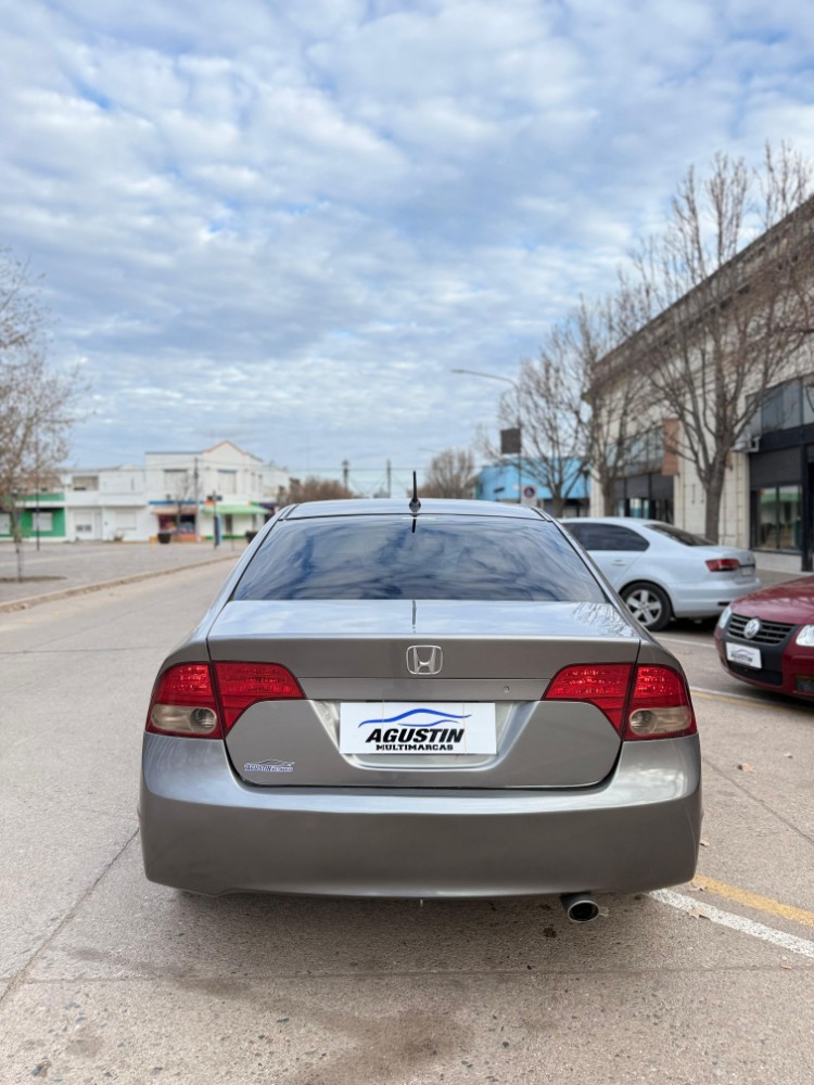 Honda CIVIC 1.8 — foto 6